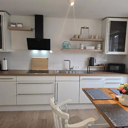 Ferien-monteurswohnung 6,5 Schlafzimmer Mit Garten Und Eigenen Parkplaetzen Im Hof Варендорф